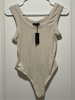 Body Con Hunter & Brown Size Medium Ribbed Cream Scoop-Neck Bodysuit Thong Rear